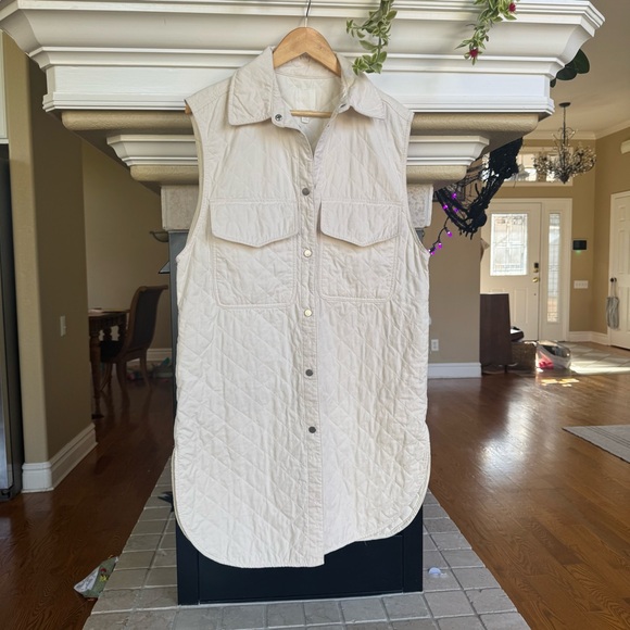 H&M Jackets & Blazers - H&M Ivory Oversized Long Quilted Vest Size S